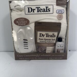 Dr Teal's Cozy Cinnamon Limited Edition 4-pc Bath Gift Set With Cozy Blanket